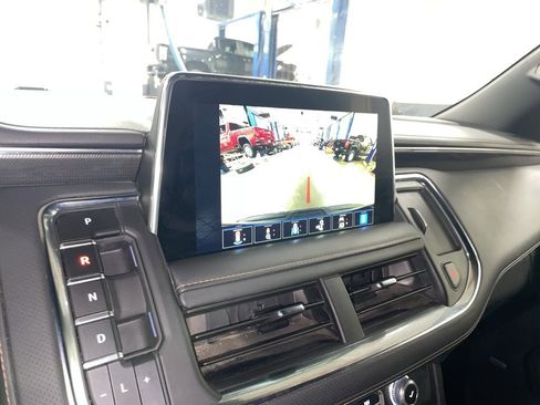 Used 2024 GMC Yukon XL AT4 w/ AT4 Premium Plus Package image 17