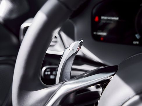 Used 2025 McLaren Artura Spider image 50