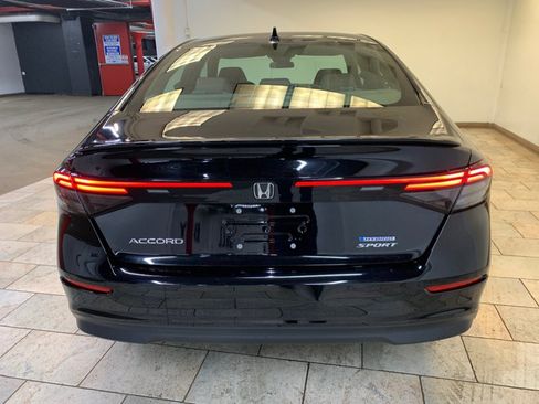 Used 2024 Honda Accord Sport image 6