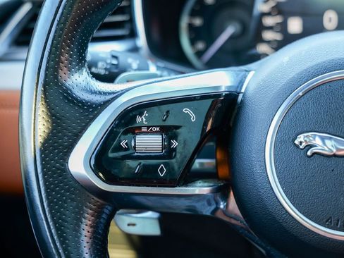 Used 2023 Jaguar F-PACE R-Dynamic S image 43