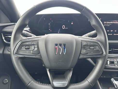 Certified 2025 Buick Envista Sport Touring w/ Experience Buick Package image 19
