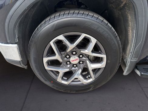 Used 2023 GMC Sierra 1500 SLT image 14