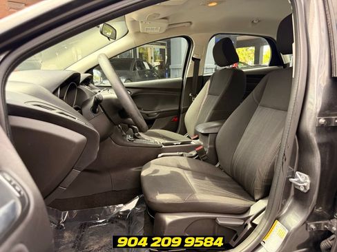 Used 2017 Ford Focus SE FWD image 24