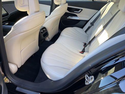 New 2026 Mercedes-Benz E 350 4MATIC Sedan image 36