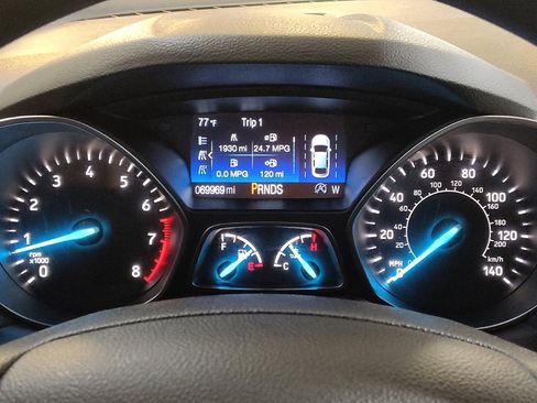 Used 2018 Ford Escape SE w/ Ford Safe & Smart Package FWD image 23