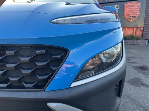 Used 2022 Hyundai Kona SEL w/ Convenience Package FWD image 4