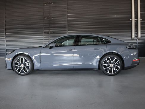 Used 2026 Porsche Panamera RWD image 2