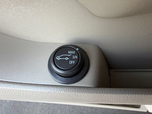 Used 2012 Cadillac SRX Luxury FWD image 29