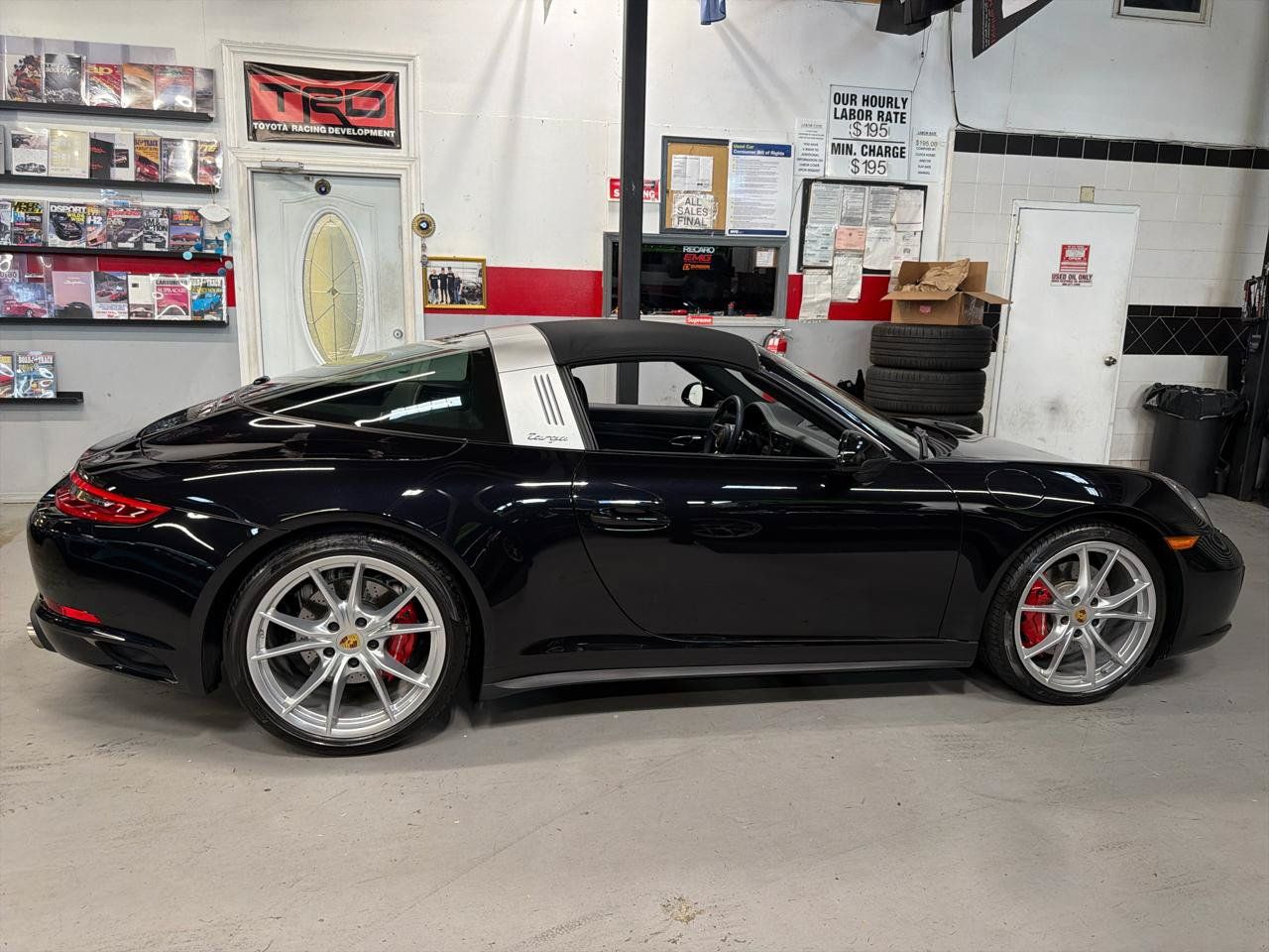 Used 2017 Porsche 911 Targa 4S AWD/4WD image 26