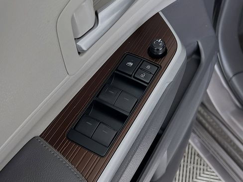 Certified 2021 Toyota Sienna XLE w/ XLE Plus Package AWD/4WD image 19