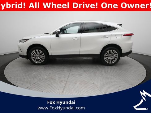 Used 2024 Toyota Venza XLE image 24