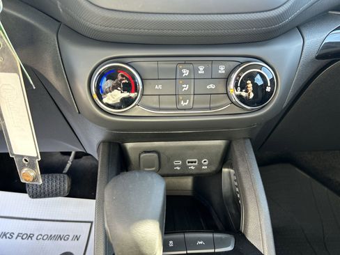 Used 2023 Chevrolet TrailBlazer LS image 19