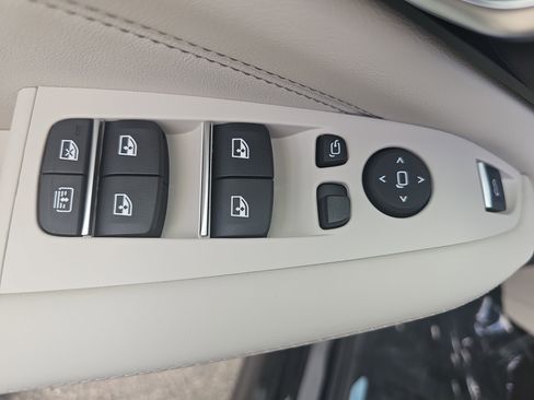 New 2026 BMW X7 xDrive40i w/ Executive Package image 28