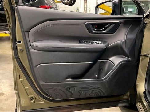 Used 2025 Subaru Forester Premium image 23