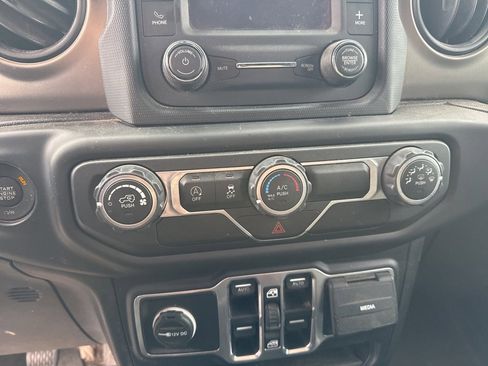 Used 2018 Jeep Wrangler Unlimited Sport S image 9