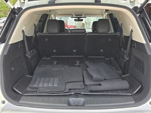 Used 2024 Nissan Pathfinder SL w/ Cargo Package FWD image 13