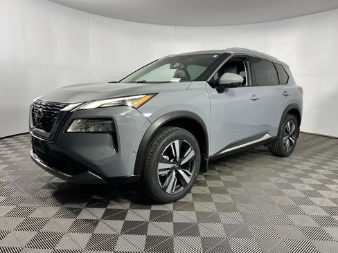 Used 2023 Nissan Rogue SL w/ SL Premium Package image 10