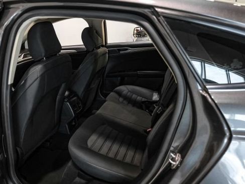 Used 2020 Ford Fusion SE FWD image 33
