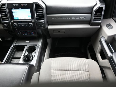 Used 2017 Ford F350 XLT w/ XLT Premium Package image 37