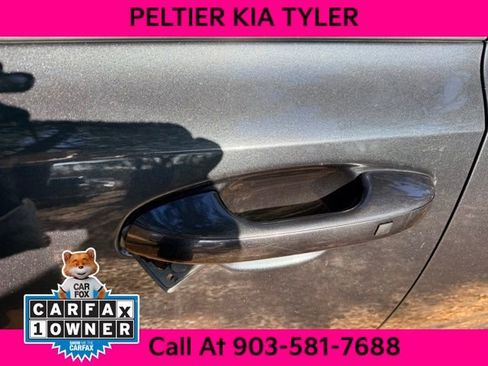 Certified 2024 Kia Sorento S image 7