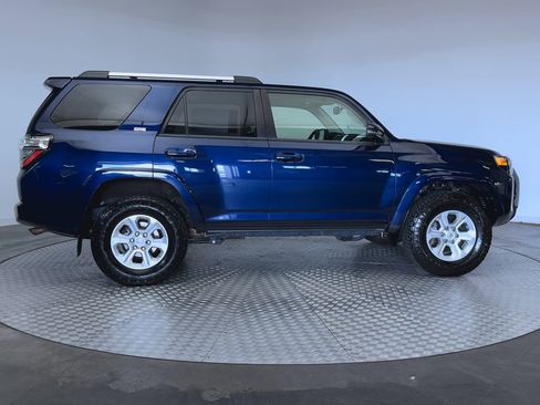 Used 2019 Toyota 4Runner SR5 Premium AWD/4WD image 9