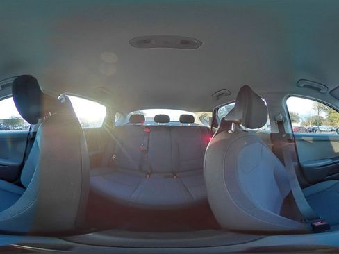 Used 2025 Kia K4 LXS image 45