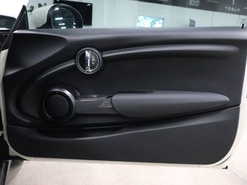 Used 2021 MINI Cooper 2-Door Hardtop w/ Storage Package image 22