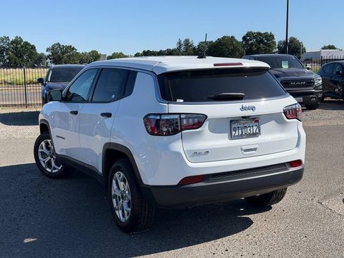 Used 2025 Jeep Compass Sport AWD/4WD image 9