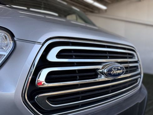 Used 2019 Ford Transit 350 XLT image 6