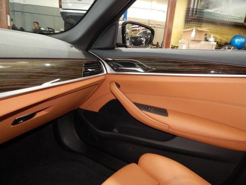 Used 2022 BMW 530i xDrive image 30