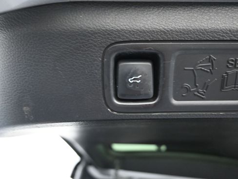 Used 2018 Ford Expedition Max XLT w/ Equipment Group 202A image 31