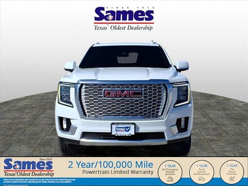 Used 2021 GMC Yukon XL Denali w/ Denali Ultimate Package image 3