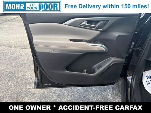 Used 2025 Chevrolet Traverse LT image 10