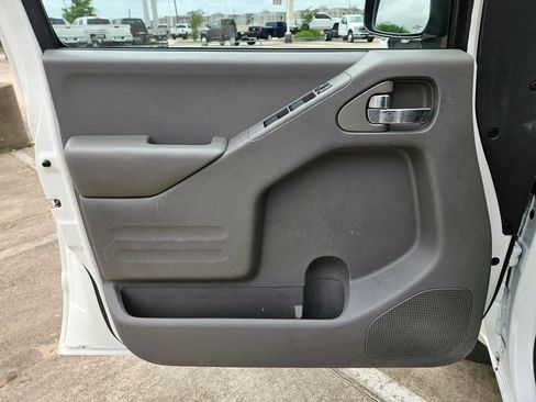 Used 2019 Nissan Frontier SV w/ Value Truck Package RWD image 11