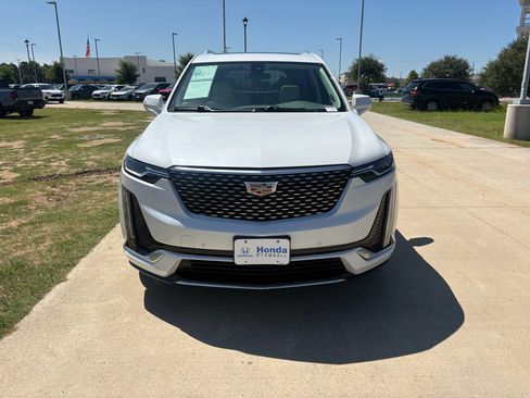 Used 2024 Cadillac XT6 Premium Luxury AWD/4WD image 3