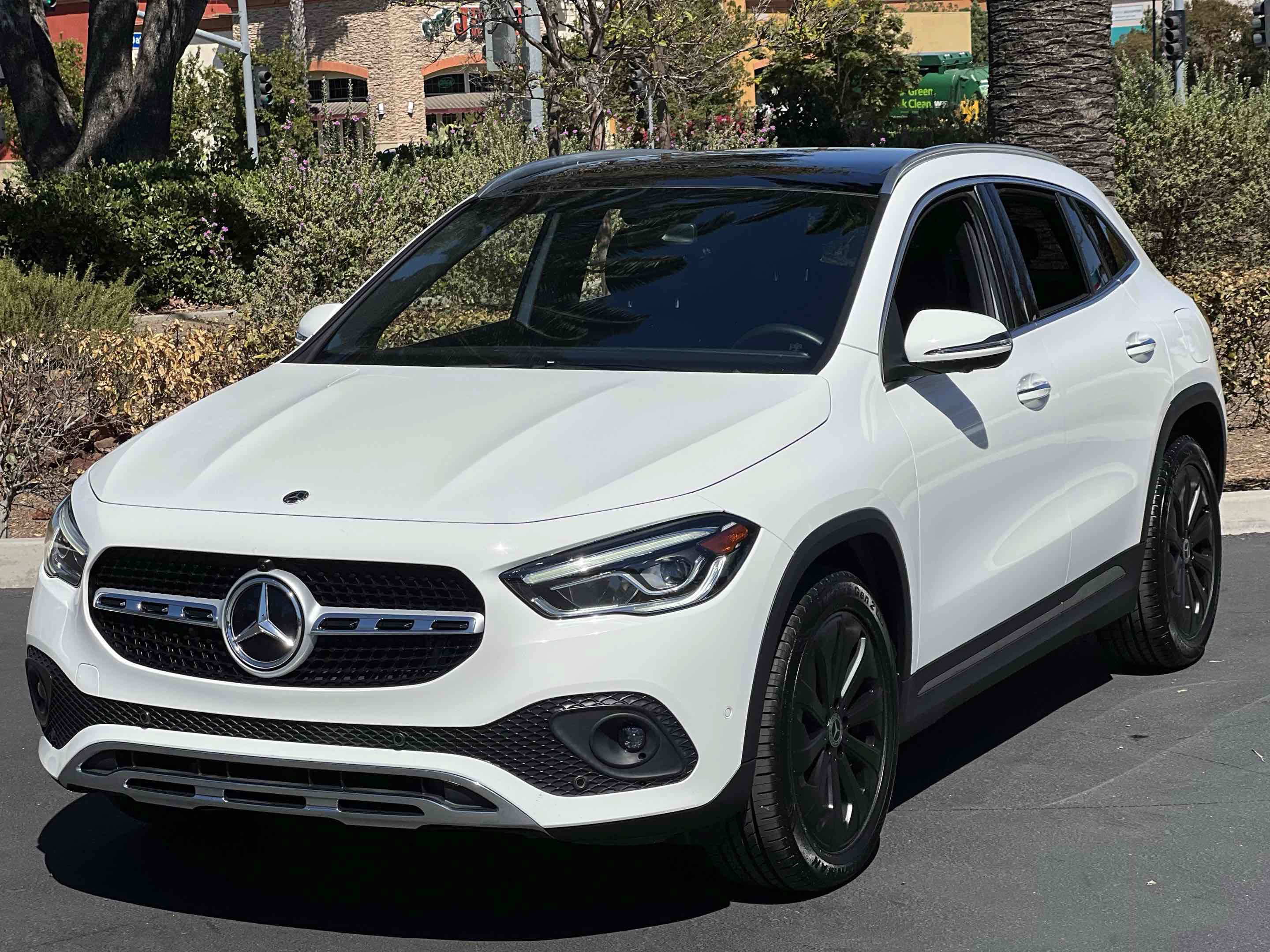 Used 2021 Mercedes-Benz GLA 250 4MATIC w/ Premium Package image 23