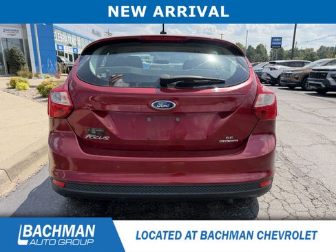 Used 2014 Ford Focus SE w/ SE Winter Package FWD image 6