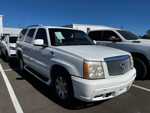 Used 2002 Cadillac Escalade AWD image 6