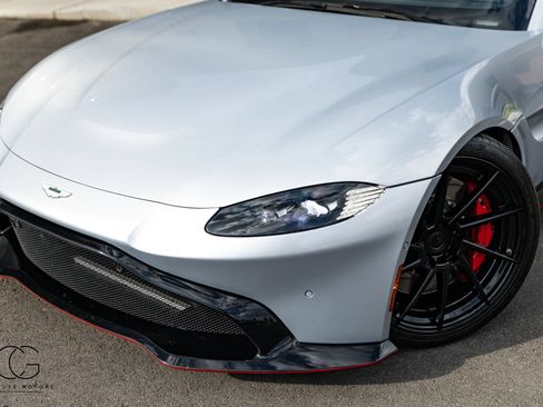Used 2019 Aston Martin V8 Vantage Coupe RWD image 2