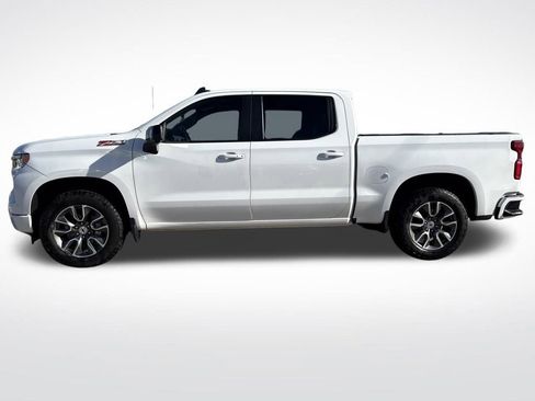 Used 2022 Chevrolet Silverado 1500 RST image 2