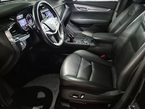 Used 2024 Cadillac XT5 Luxury FWD image 13