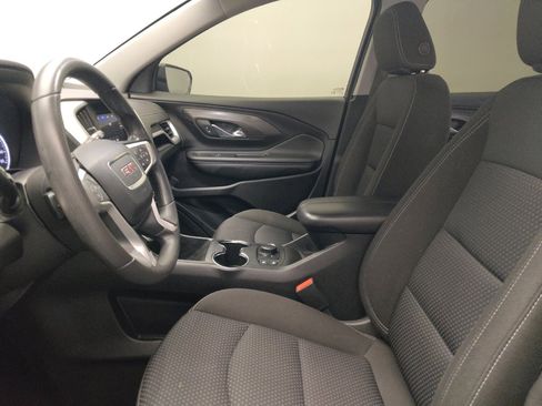 Used 2024 GMC Terrain SLE w/ Driver Convenience Package image 17