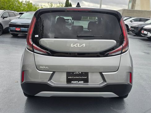 Used 2023 Kia Soul LX w/ LX Technology Package FWD image 5