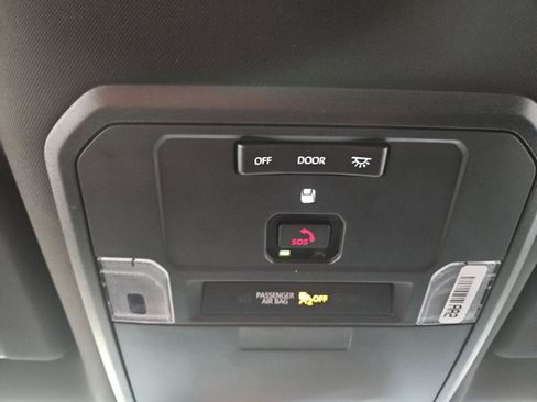 Used 2025 Toyota Tacoma TRD Off-Road image 20