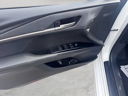Used 2025 Toyota Camry SE FWD image 17