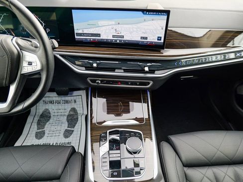 Used 2024 BMW X7 xDrive40i image 50