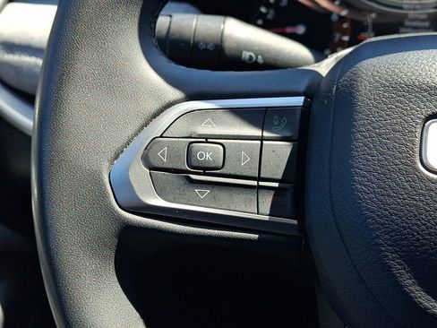 Used 2024 Jeep Compass Latitude image 20