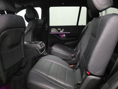 Used 2025 Mercedes-Benz GLS 580 4MATIC image 8