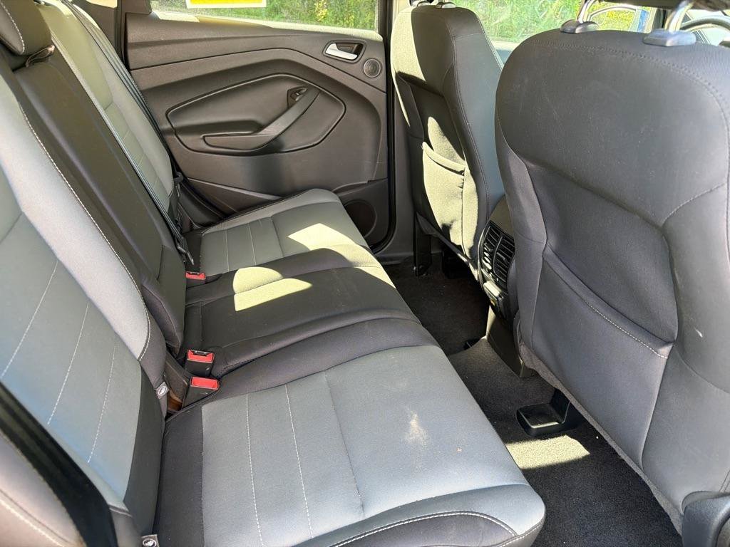 Used 2016 Ford Escape SE w/ Equipment Group 201A AWD/4WD image 9
