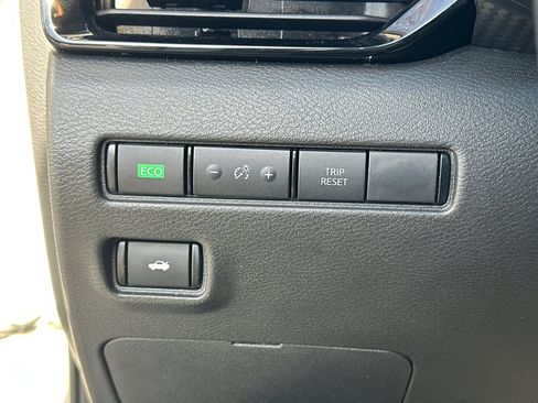 Used 2023 Nissan Sentra SV image 31